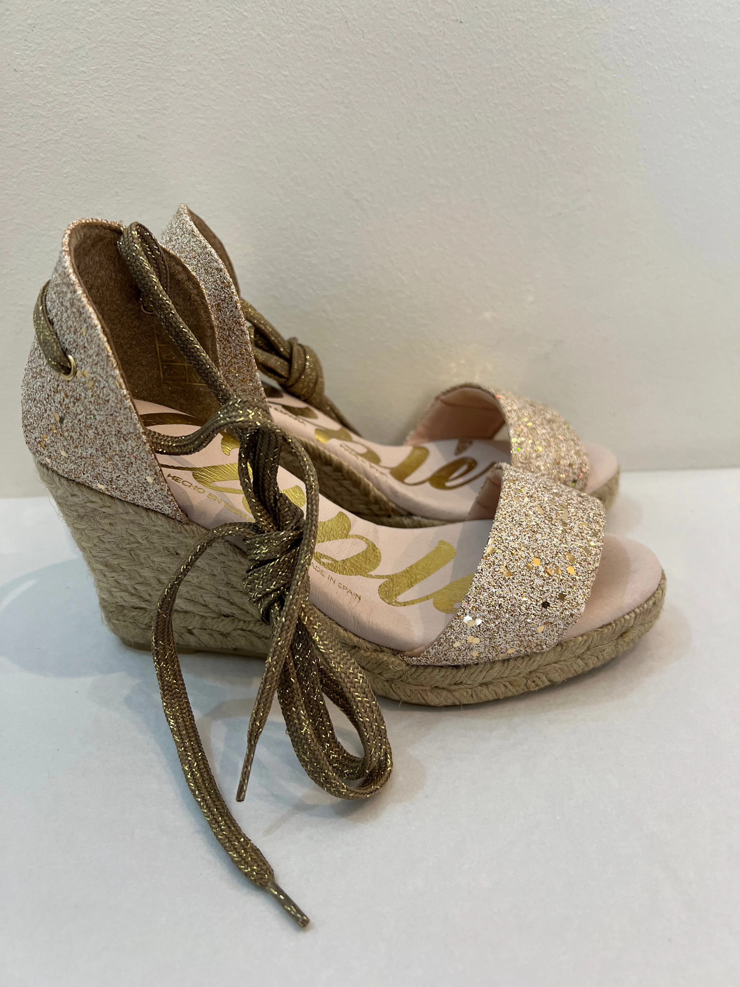 Cuple Gold Glitter Wedge