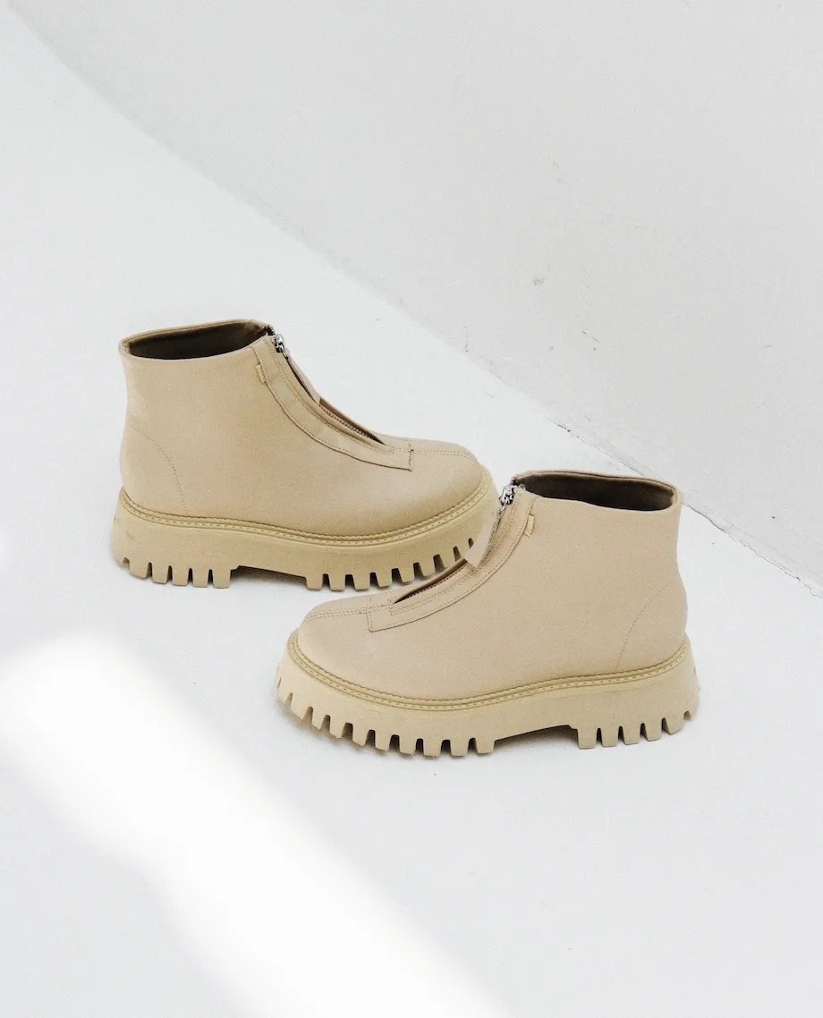 Groovy Front Zip Camel Boots