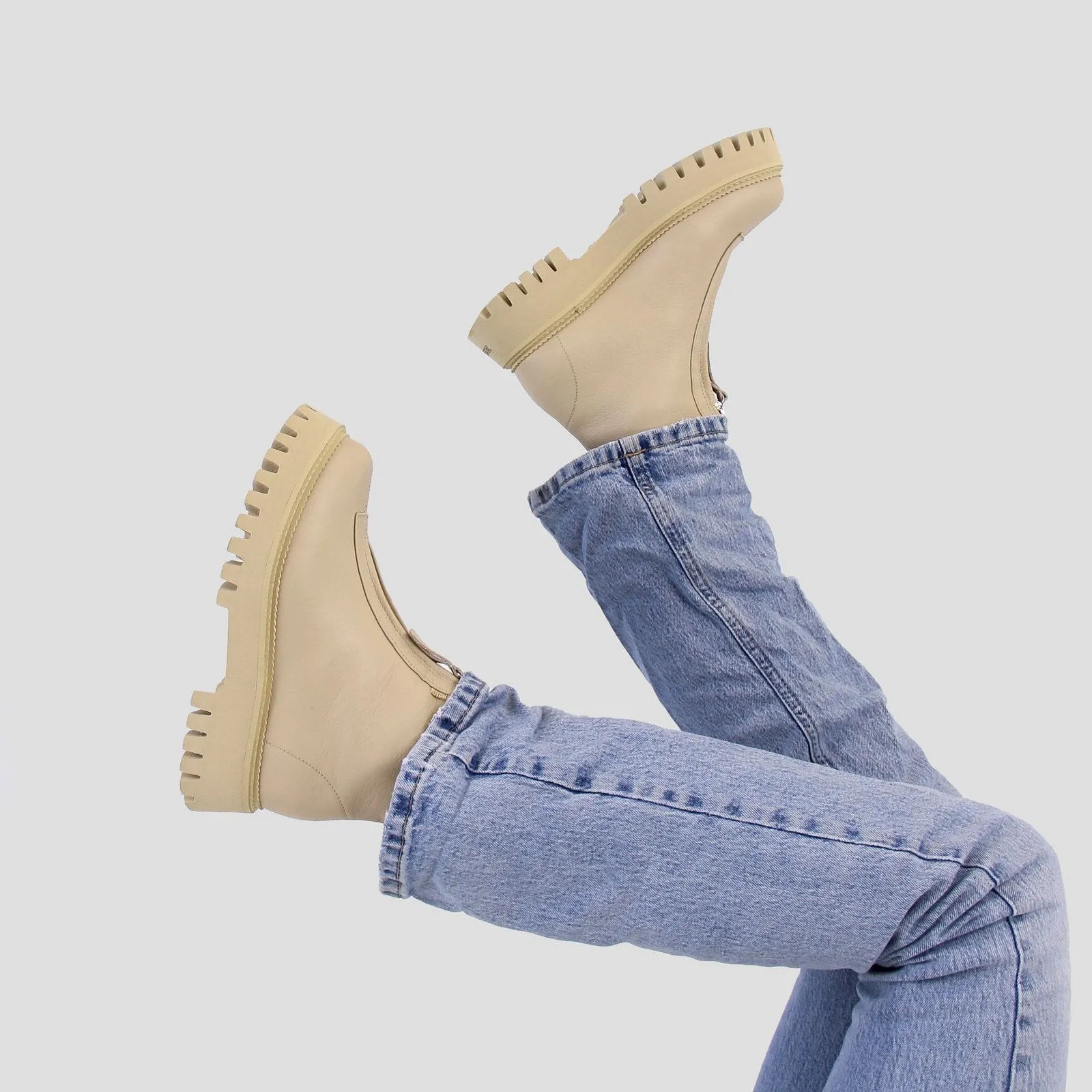 Groovy Front Zip Camel Boots