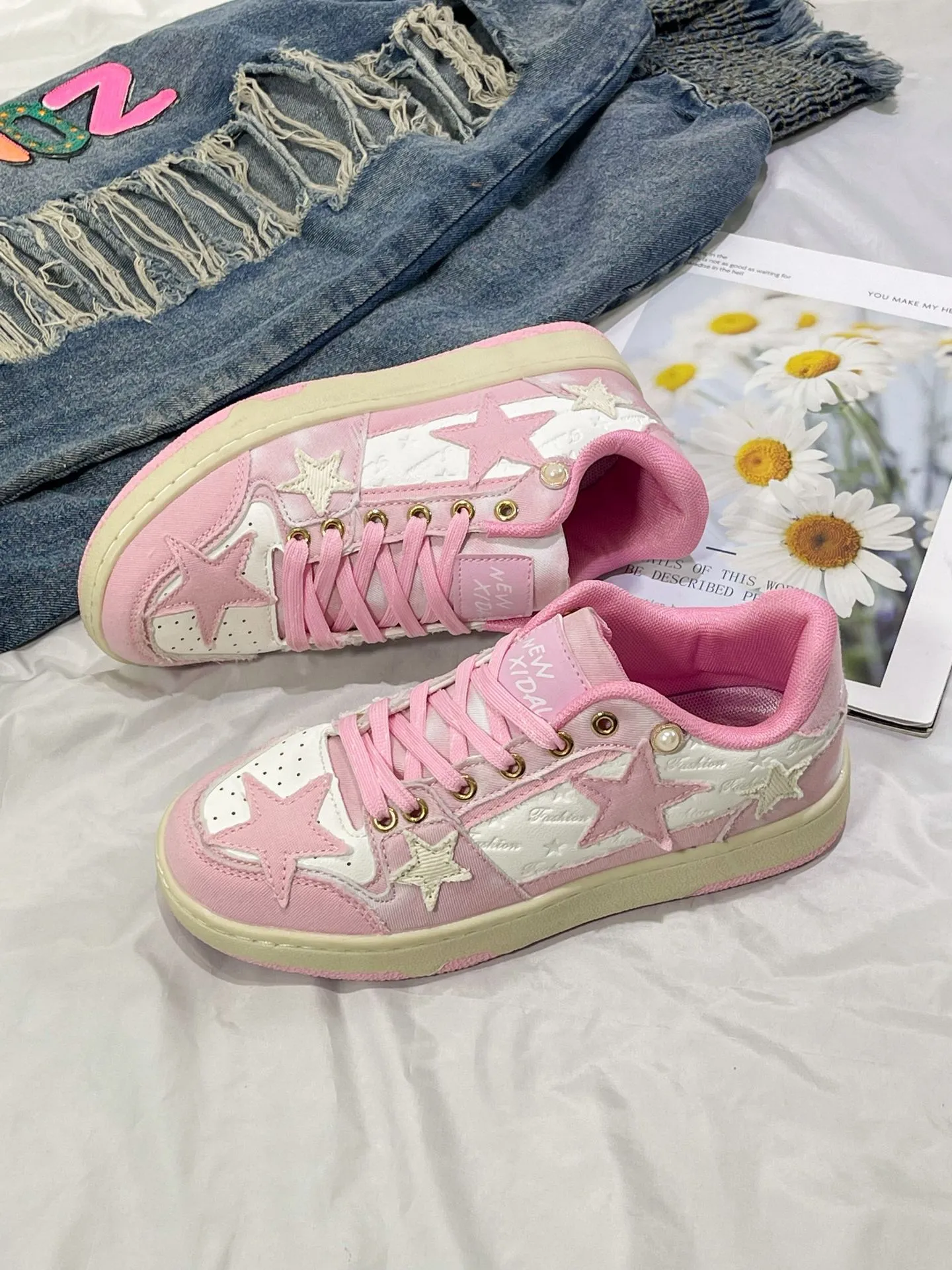 Star Hip-Hop White Pink Flat Bottom Sneaker