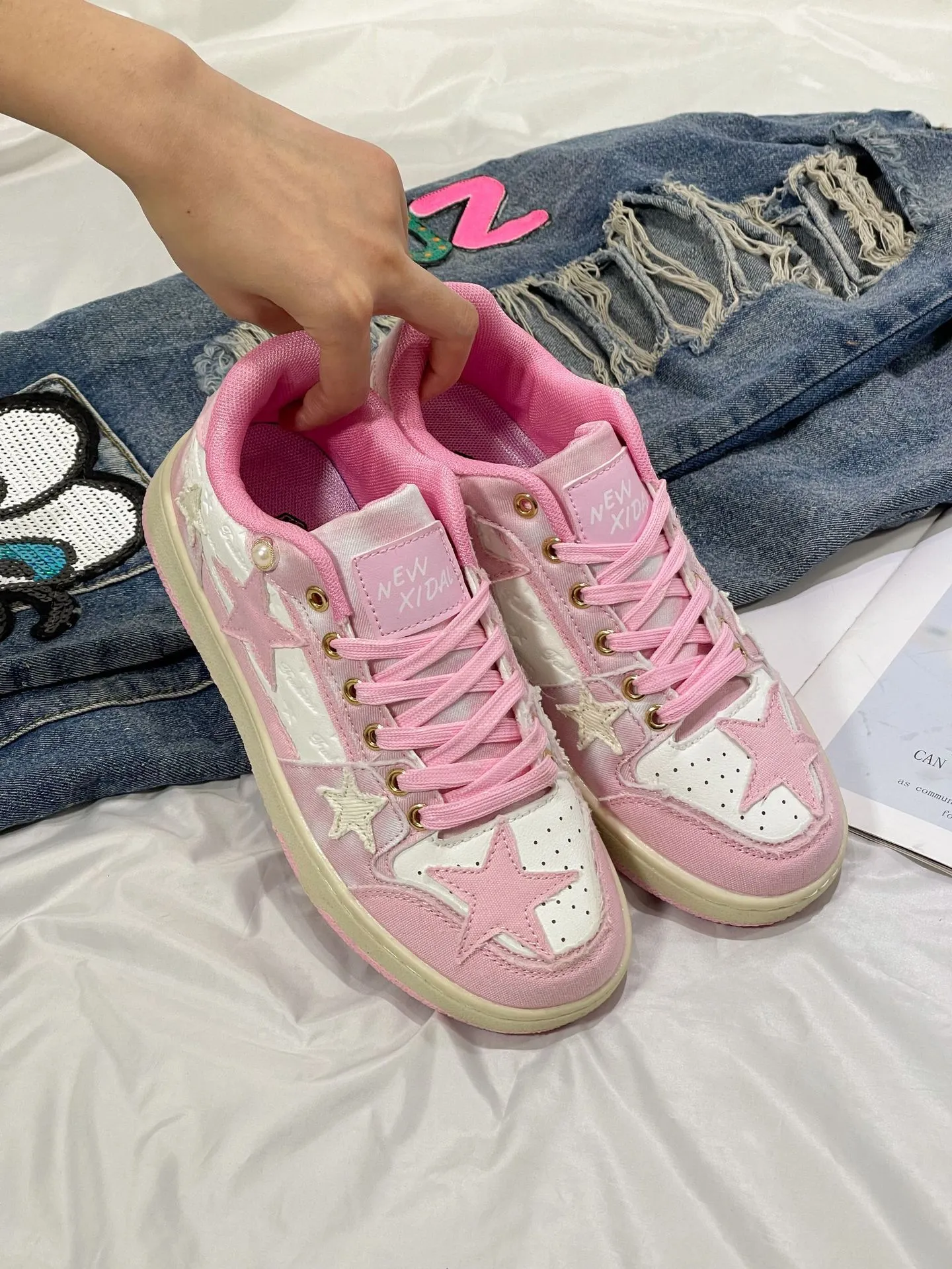 Star Hip-Hop White Pink Flat Bottom Sneaker